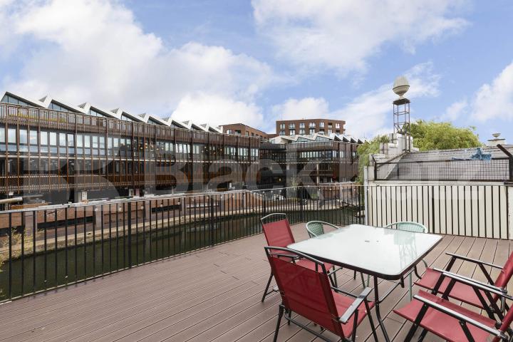 Spacious two double bedroom property with a large canal facing roof terrace  Camden High Street, Camden